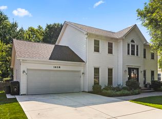 1628 Abby Dr, Naperville, IL 60563