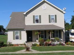 1030 E 3rd Ave, Monmouth, IL 61462