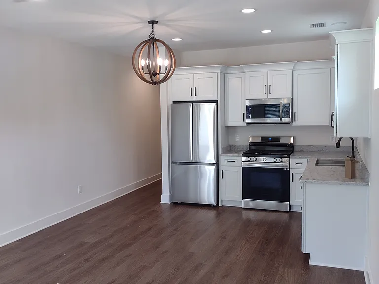 1212A E Baars St — Photo 3