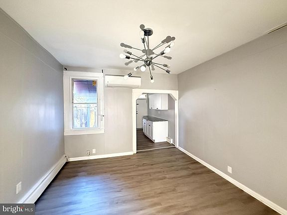 4th image of 2662 Lehman St