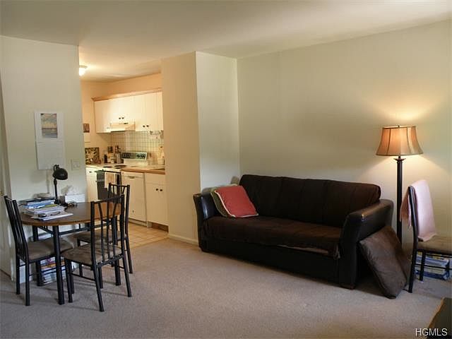 2nd image of 121 King St APT 5