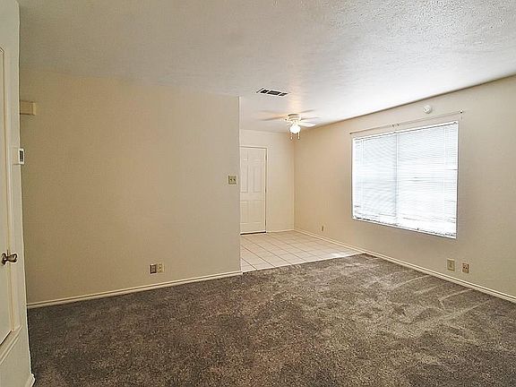 4th image of 119 Redbud St