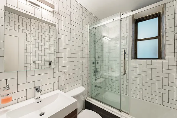 Rented by Compass | media 21