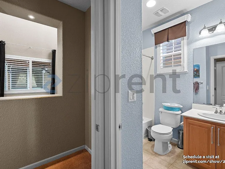 887 Hampton St — Photo 18