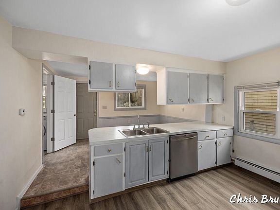 4th image of 64 Quimby St NE