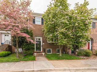 6326 Golf Course Sq, Alexandria, VA 22307