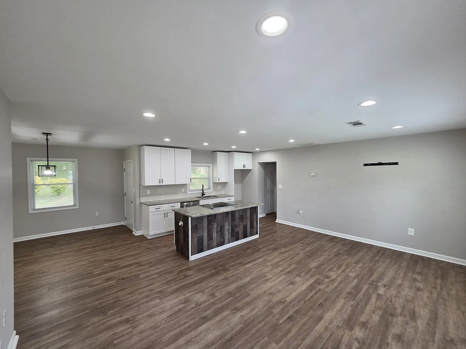 4 bed, 1550 sqft, $2,000 — Photo 4