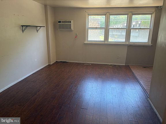 3rd image of 3236 Comly Rd
