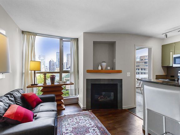 3rd image of 1068 Hornby St #1501