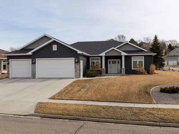 2001 Mesquite Loop, Bismarck, ND 58503