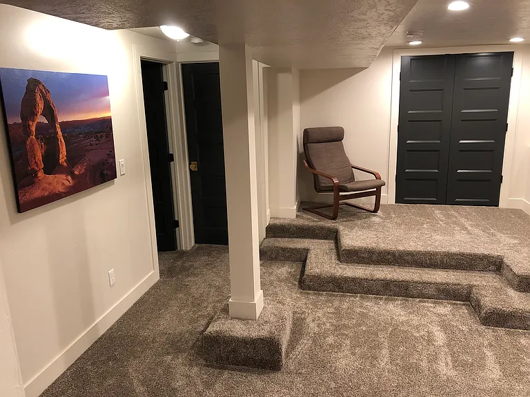 648 E Wilson Ave — Photo 11