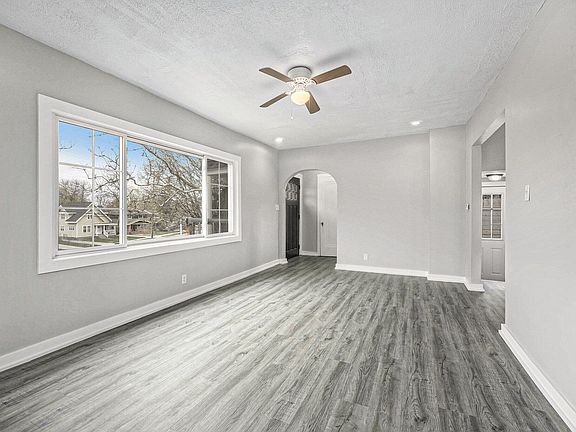 3rd image of 1762 Kalamazoo Ave SE