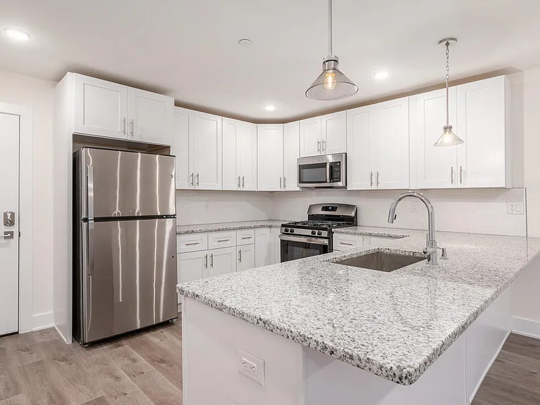 2413 Federal St #13 — Photo 7