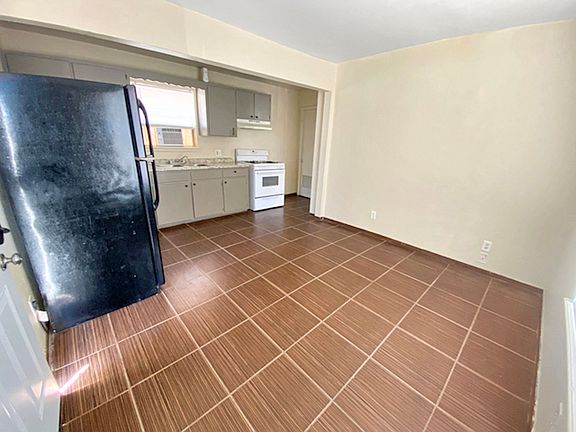 2nd image of 210-218 N Leech St #212