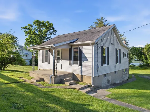 623 N 2nd St, Ripley, OH 45167