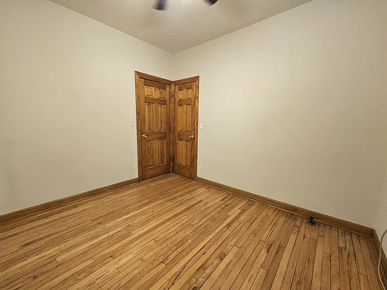 703 W Cornelia Ave #2R — Photo 4