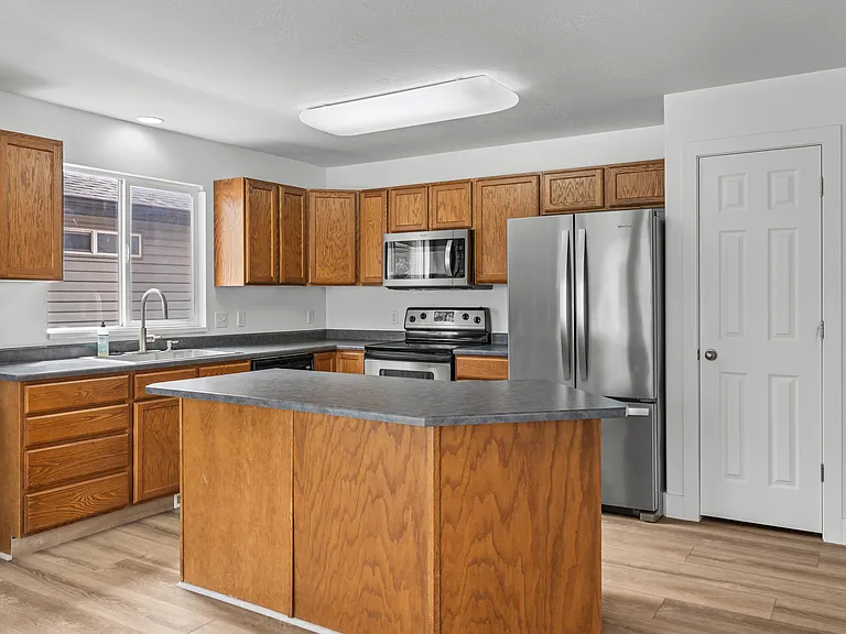 1060 W Oldham Dr — Photo 5