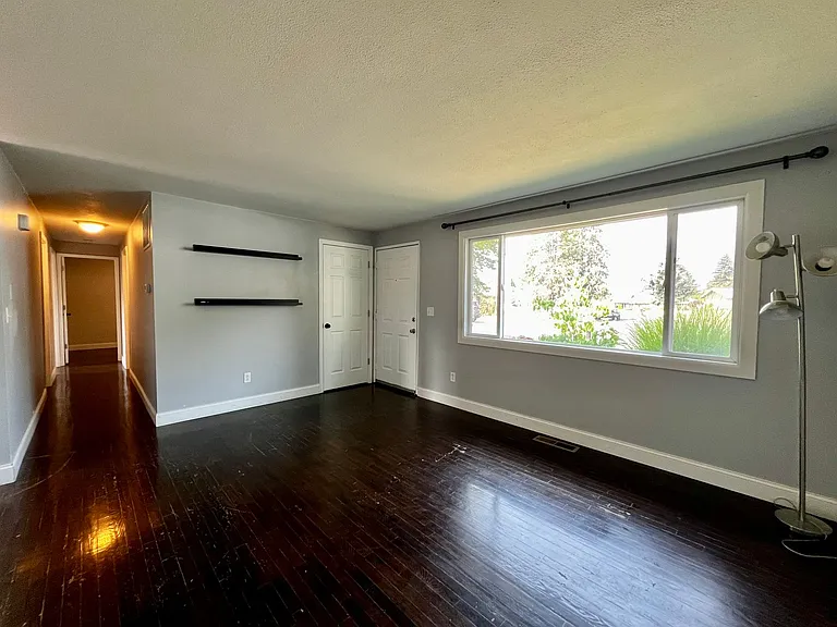 3702 Parkway Pl — Photo 3