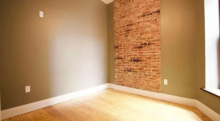 Rented by Artur Gutman, LREB | media 43