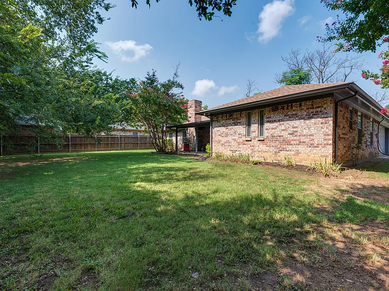 7716 Perkins Dr — Photo 25
