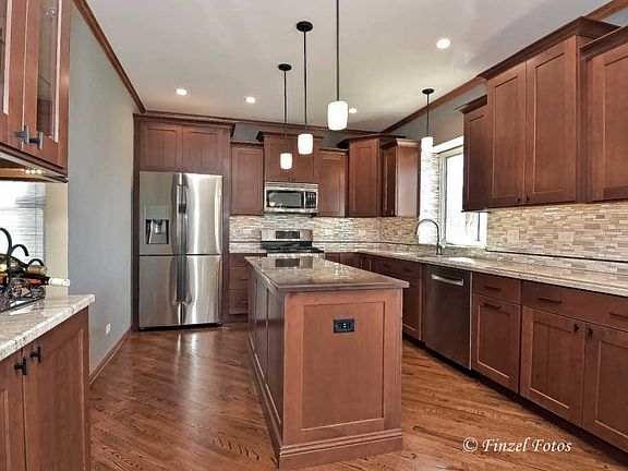 3rd image of 1205 Shetland Dr