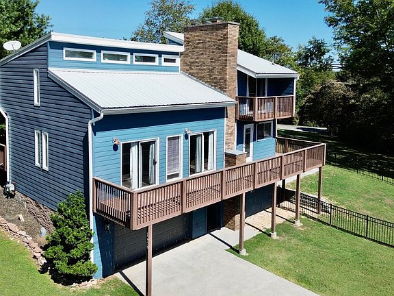 3rd image of 125 Orchard Crest Cir