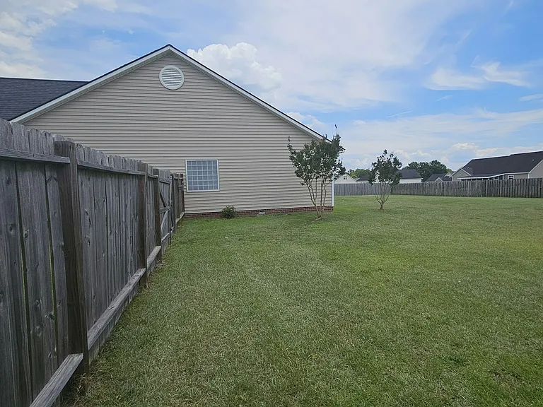 389 Ivywood Ln — Photo 12