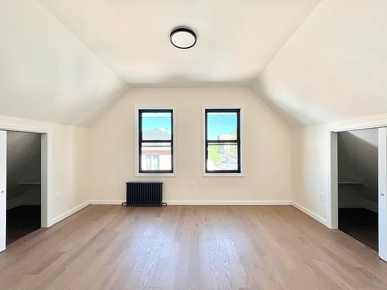 2238 Benson Ave #2F — Photo 3