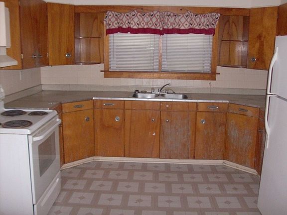4th image of 221 Gilbert Ave