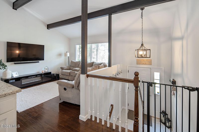 5th image of 8 Dorsman Drive