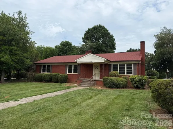 1225 Davie Ave, Statesville, NC 28677