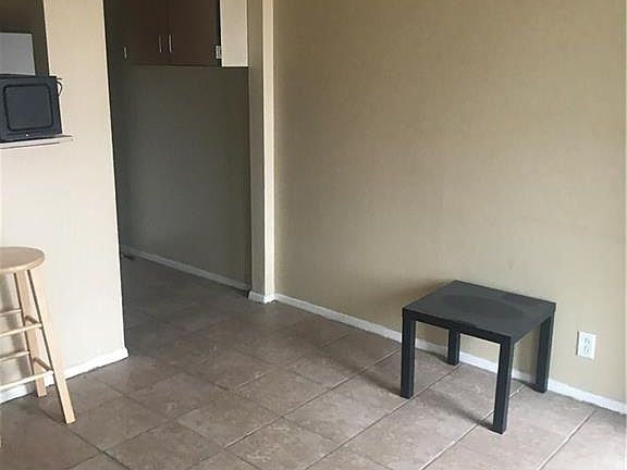 4th image of 3625 Lincoln Ave APT 1