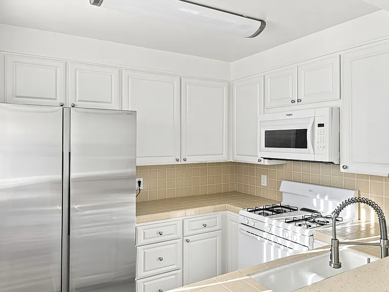 1799 N Hollywood Way #J — Photo 6