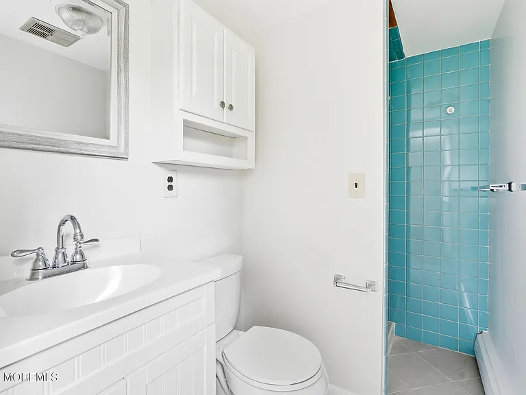 638 Overton Pl #1 — Photo 35