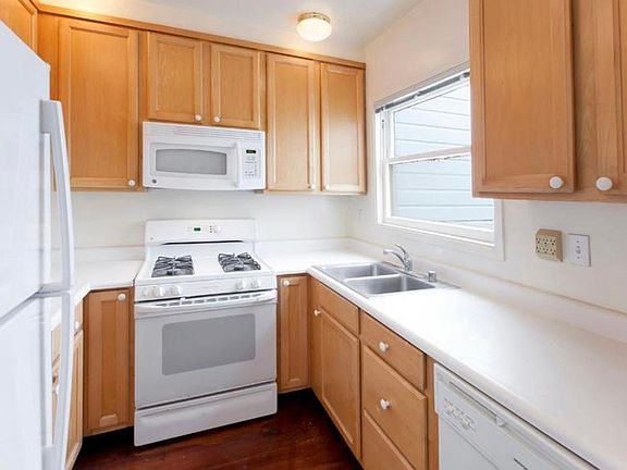 5th image of 3070 Jackson St APT 4