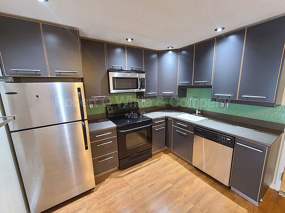 3rd image of 12 Stony Brook Dr APT B4
