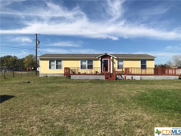 306 Reimann Rd, Victoria, TX 77905
