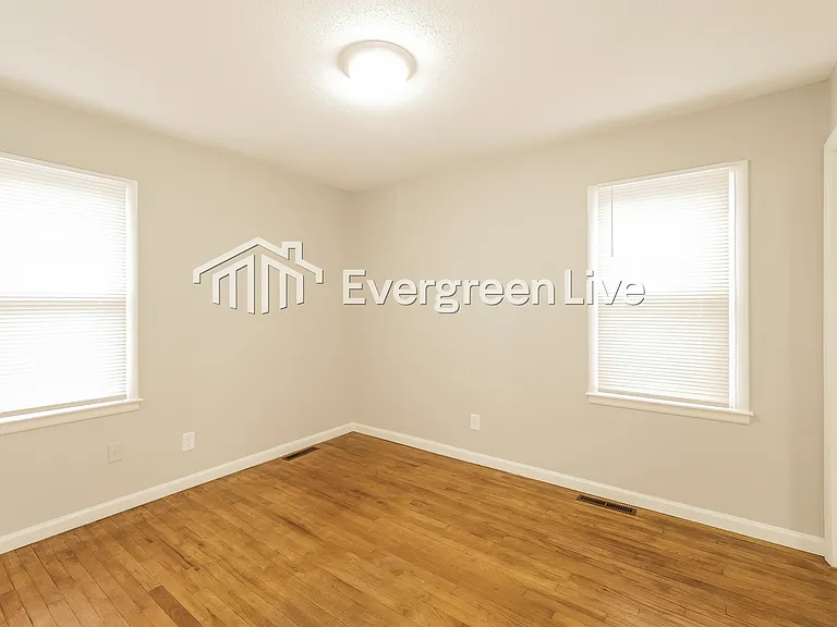 9408 Richmond Ave — Photo 11