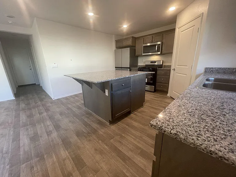 30906 Challenger Ct — Photo 10