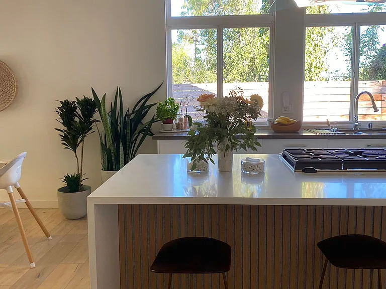 5816 Comanche Ave — Photo 9
