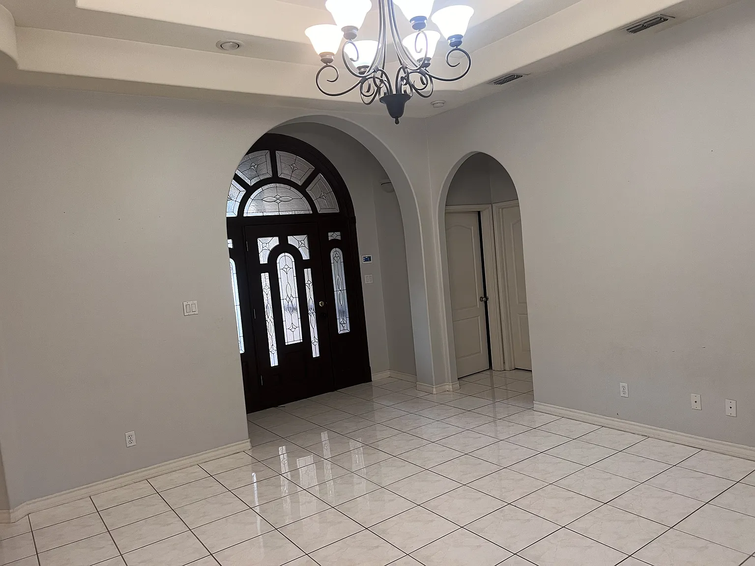 3 bed, 1300 sqft, $1,600 — Photo 4