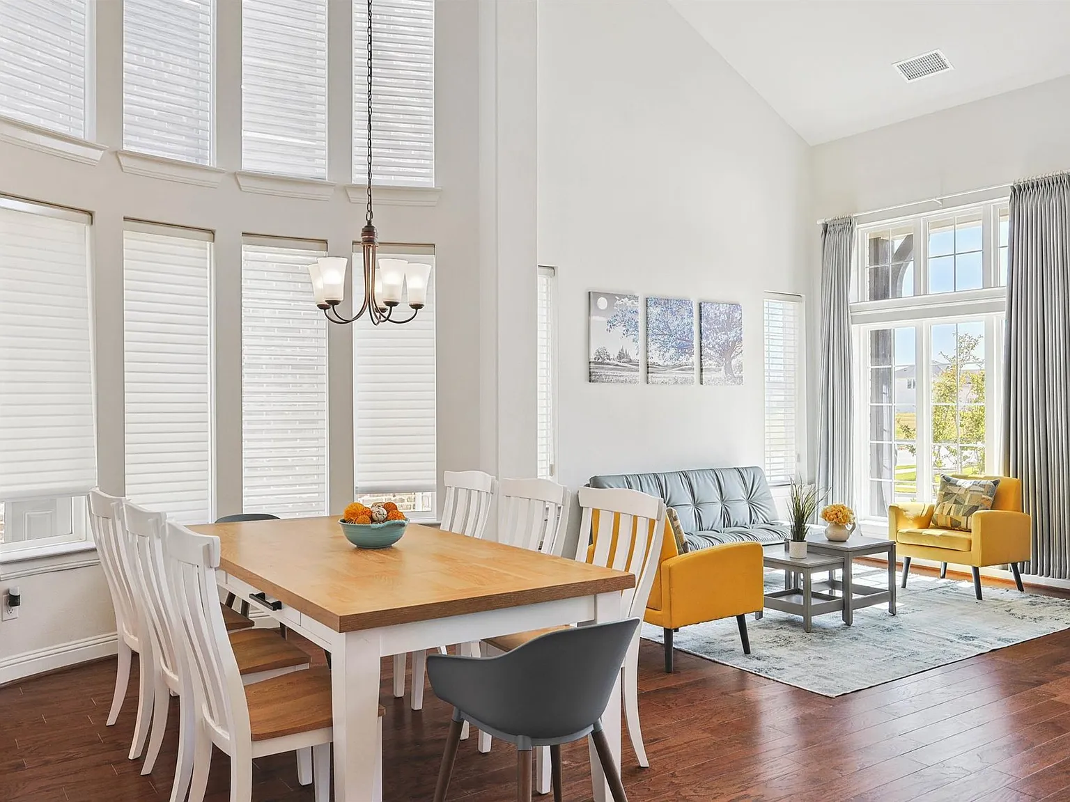 6 bed, 4036 sqft, $8,750 — Photo 4