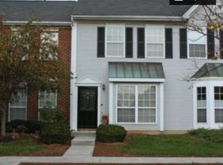 101 Columbus Dr, Franklin Park, NJ 08823