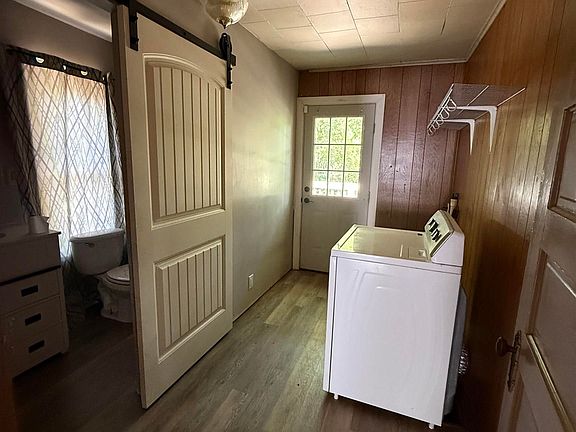 4th image of 408 Alpine St