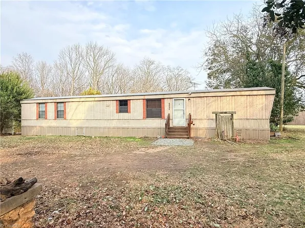 6096 State Highway 22 N, Climax, NC 27233
