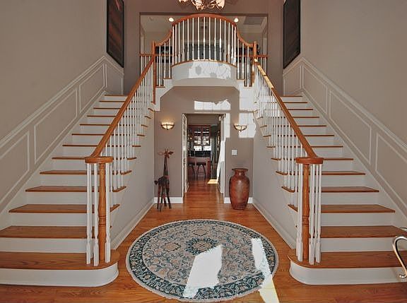 3rd image of 6 Old Katonah Dr