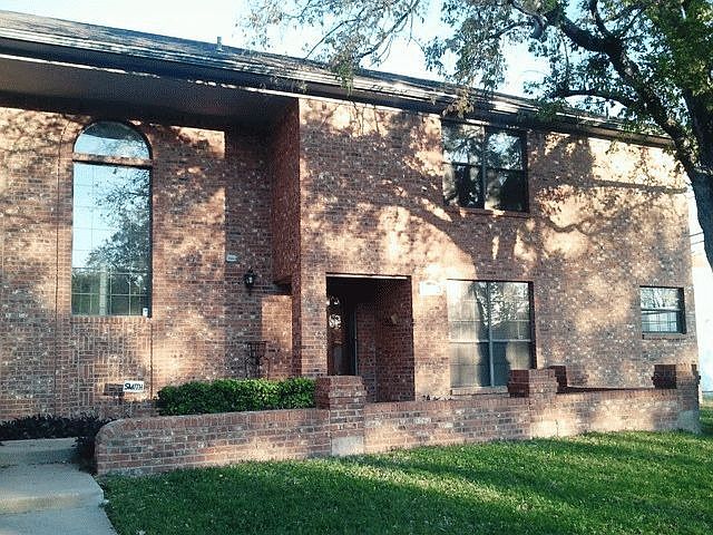 1st image of 5439 Pershing Ave