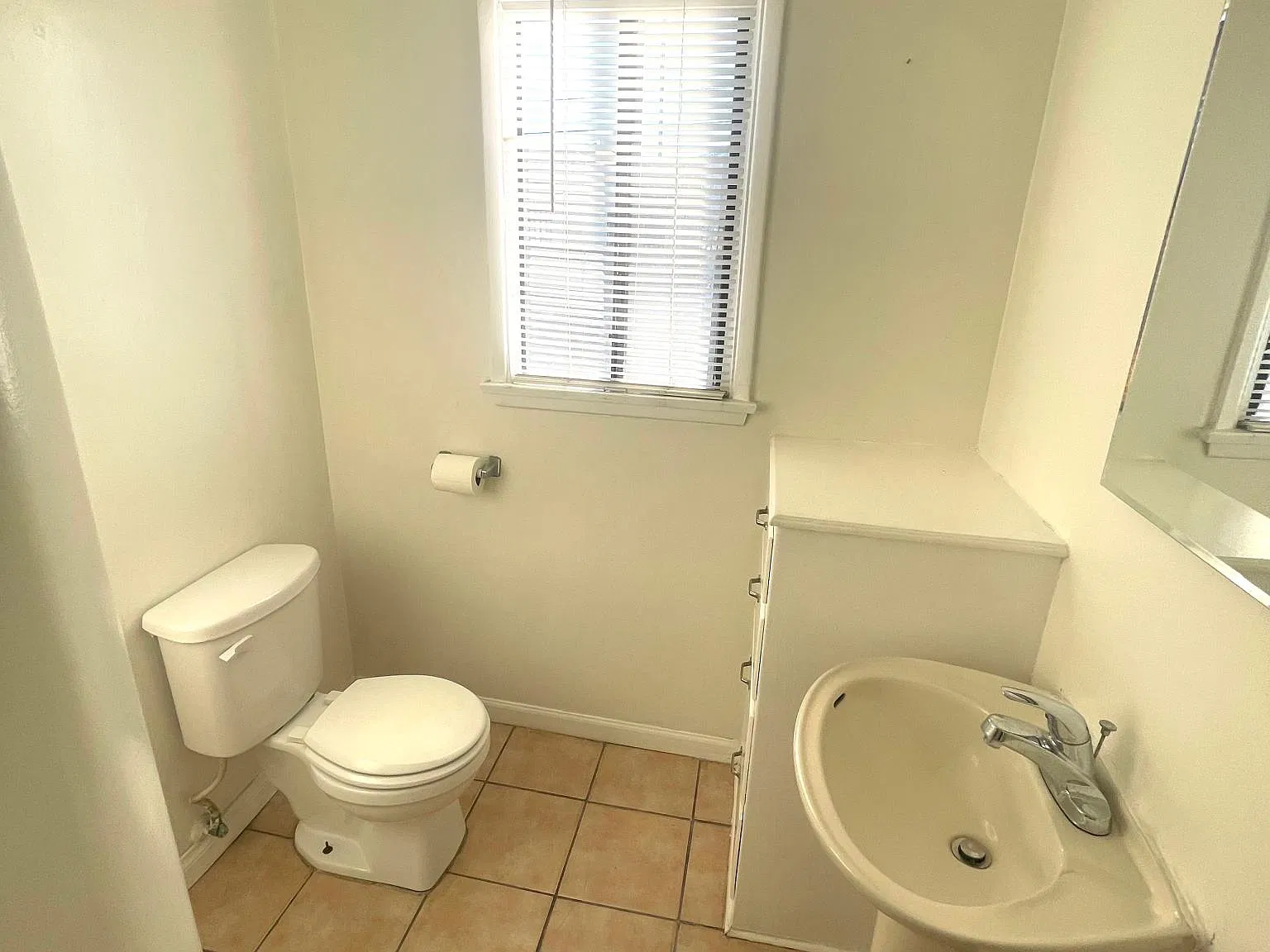 23 Roswell Ave — Photo 4