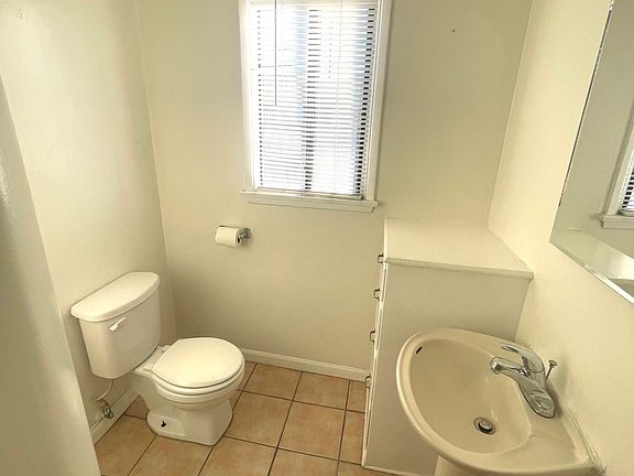 4th image of 23 Roswell Ave APT 5