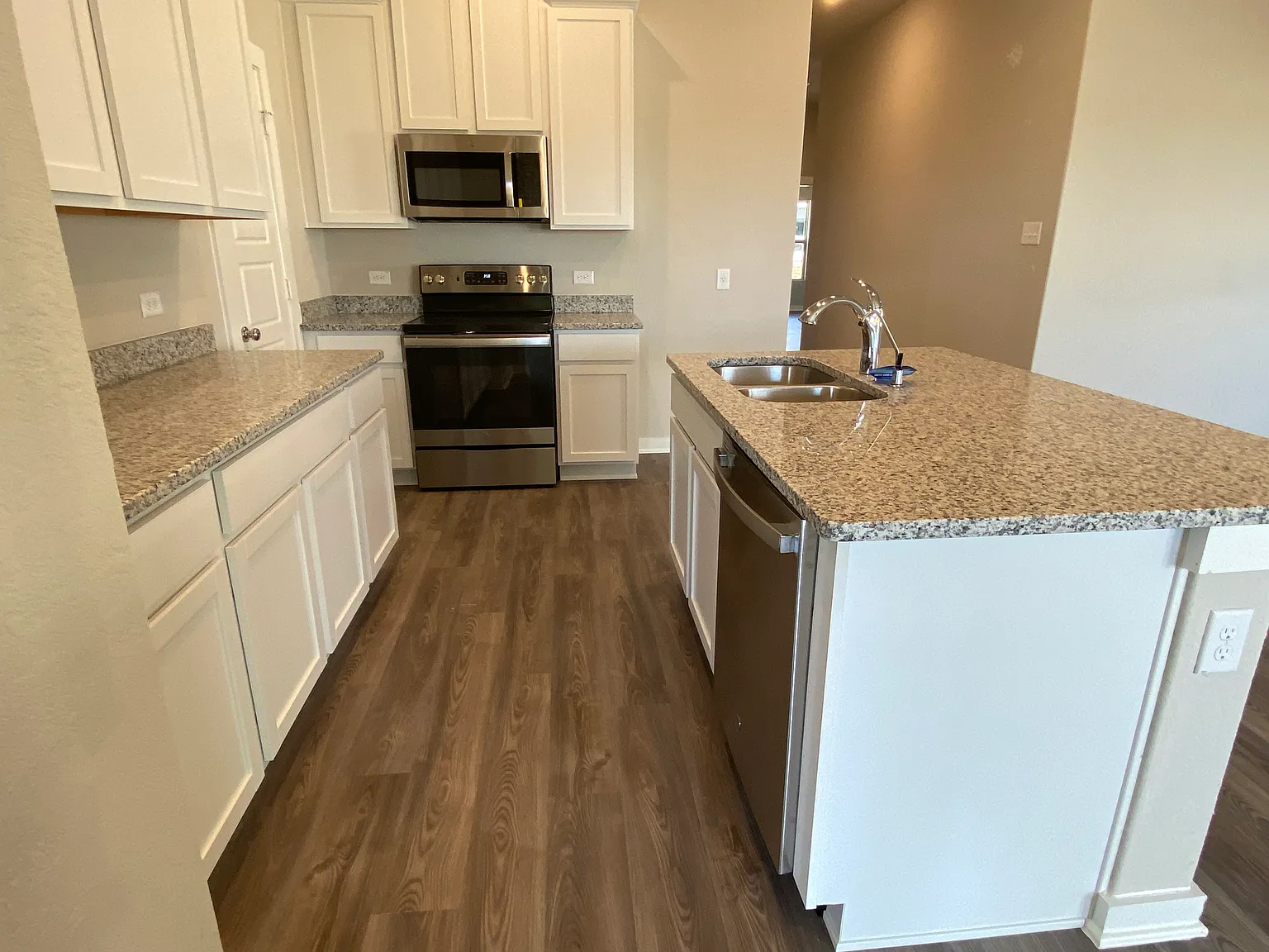3 bed, 1513 sqft, $1,850 — Photo 2